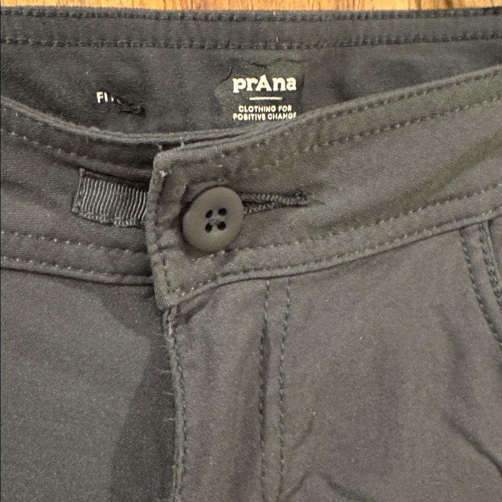 Prana Woman’s dark gray Cargo Pants size 4 - Picture 3 of 8